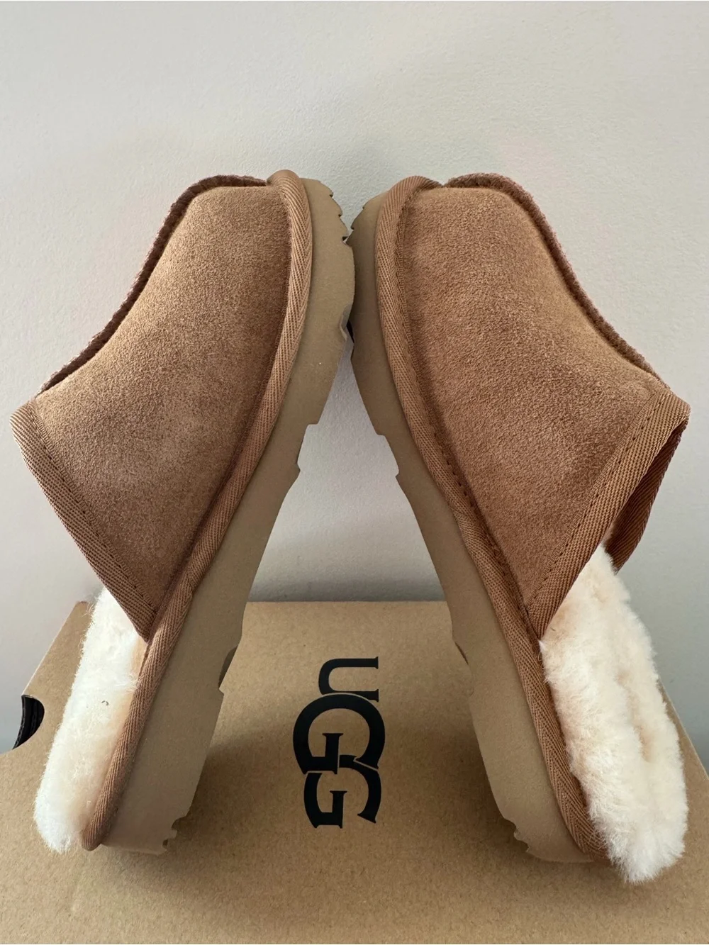 UGG Keegan Chestnut Suede Shearling Slide Slippers Big Kids Size 1 Cozy Comfort